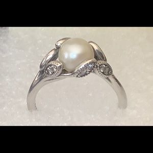 Sterling silver Cultured Pearl 5.25 Signed Ring.